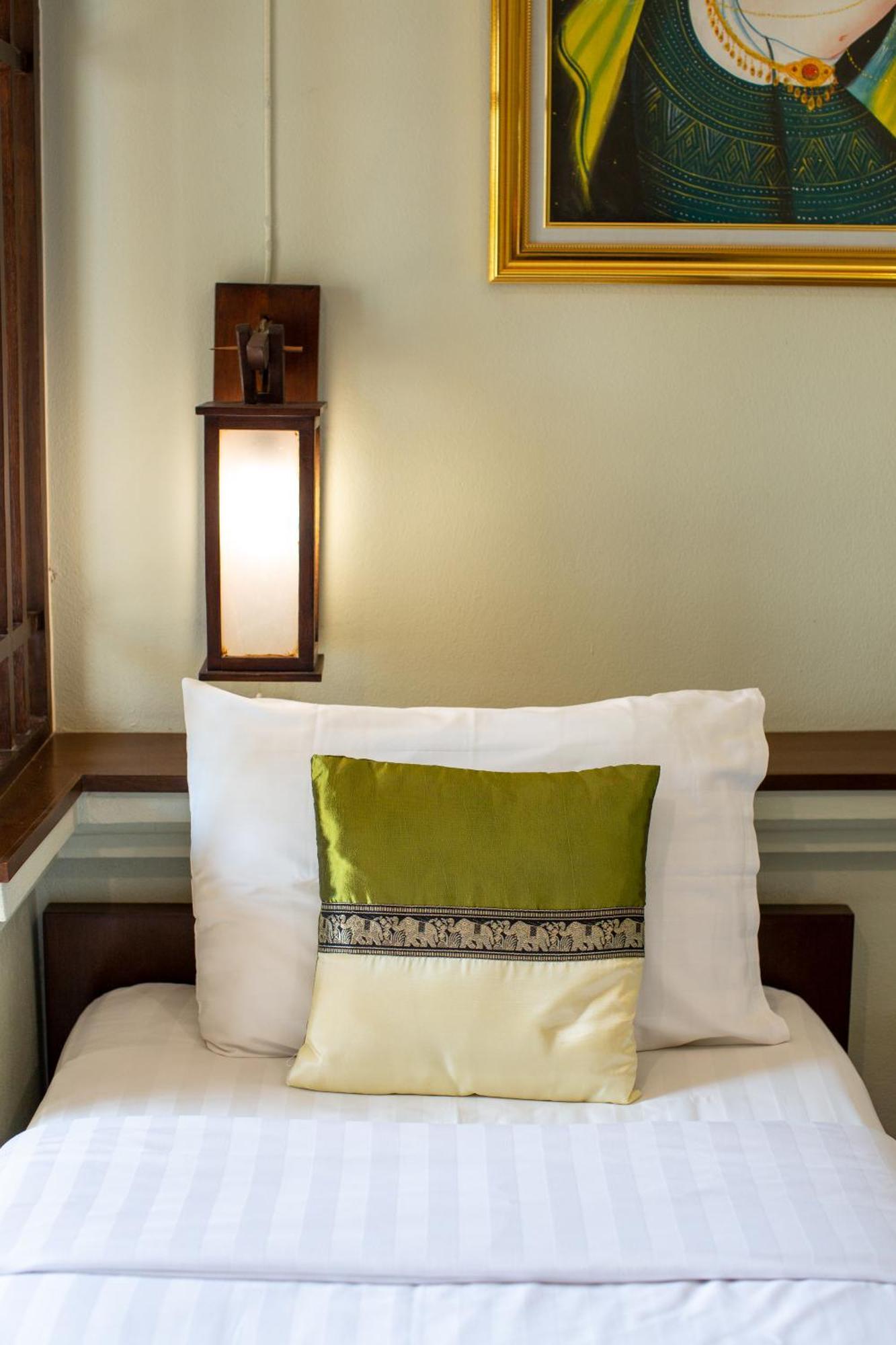 Huen Hug Chiang Mai Hotel Екстериор снимка
